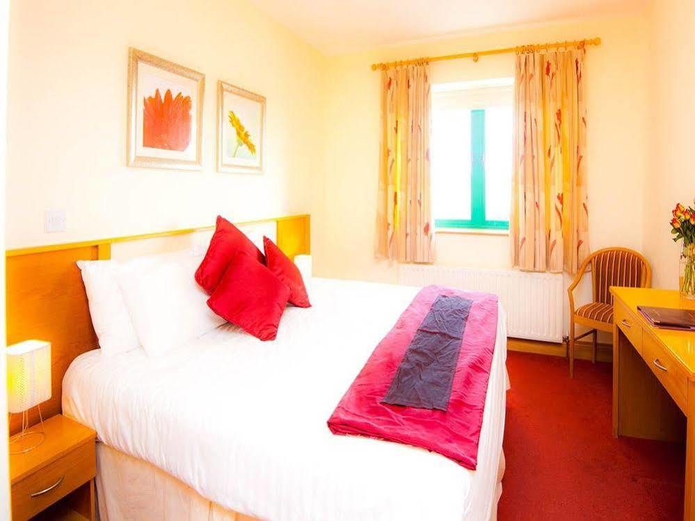 The Arches Hotel Claregalway Exterior foto
