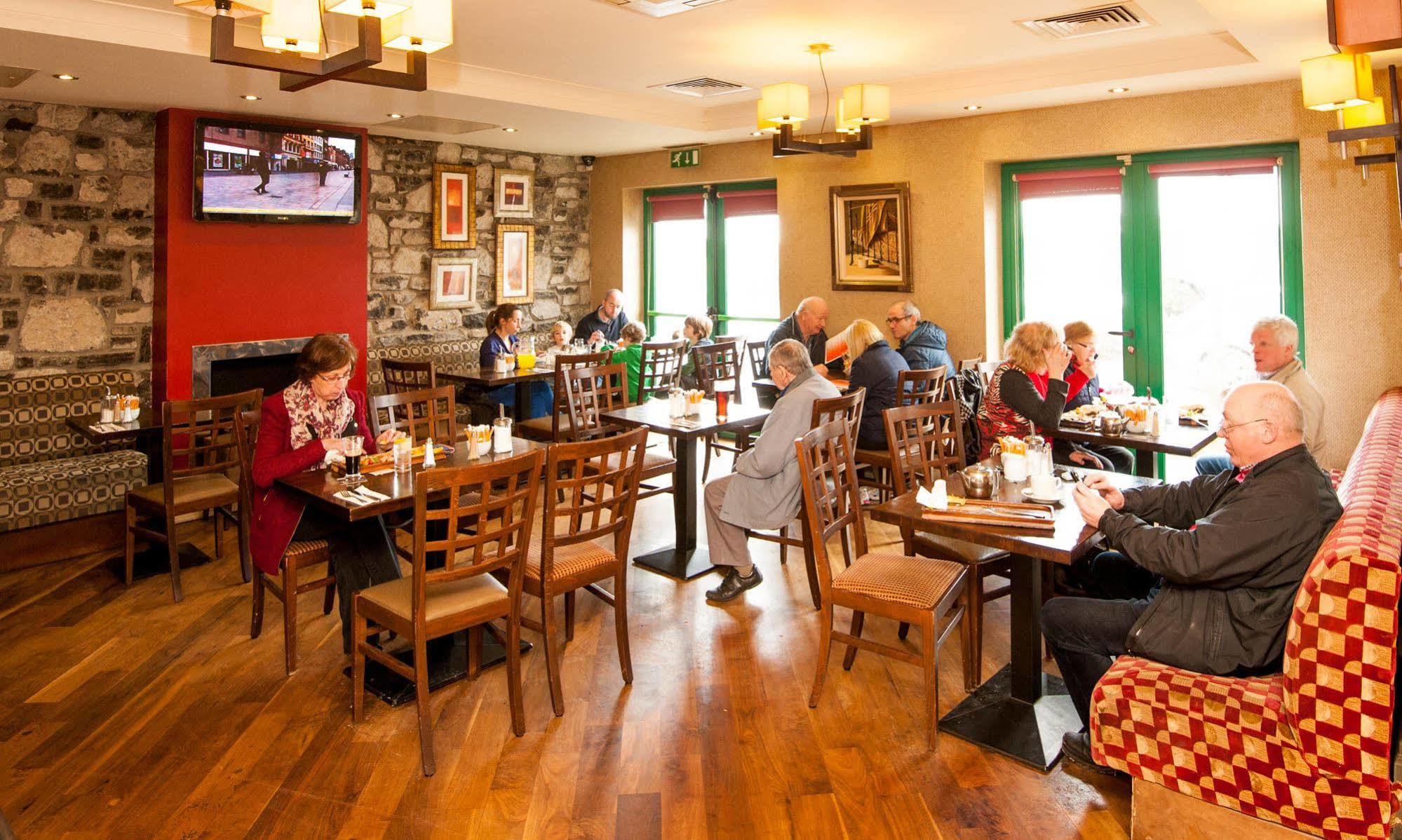 The Arches Hotel Claregalway Exterior foto