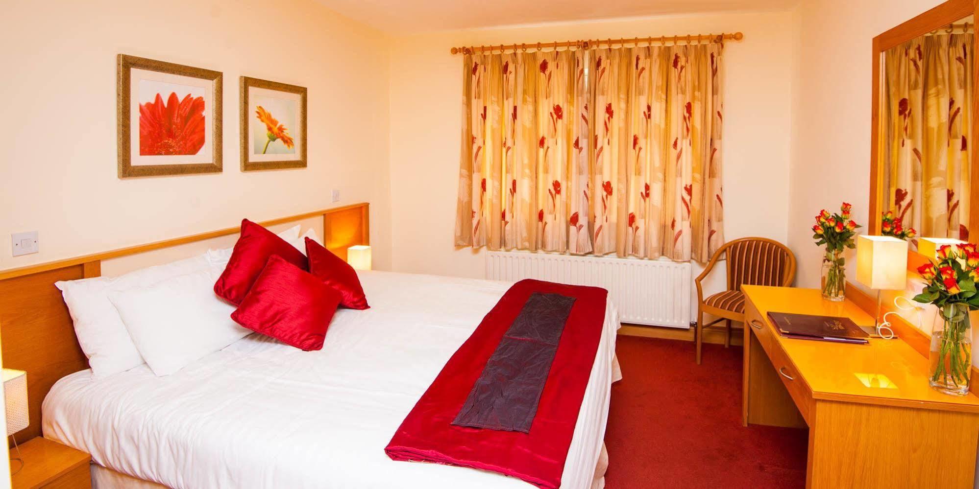 The Arches Hotel Claregalway Exterior foto